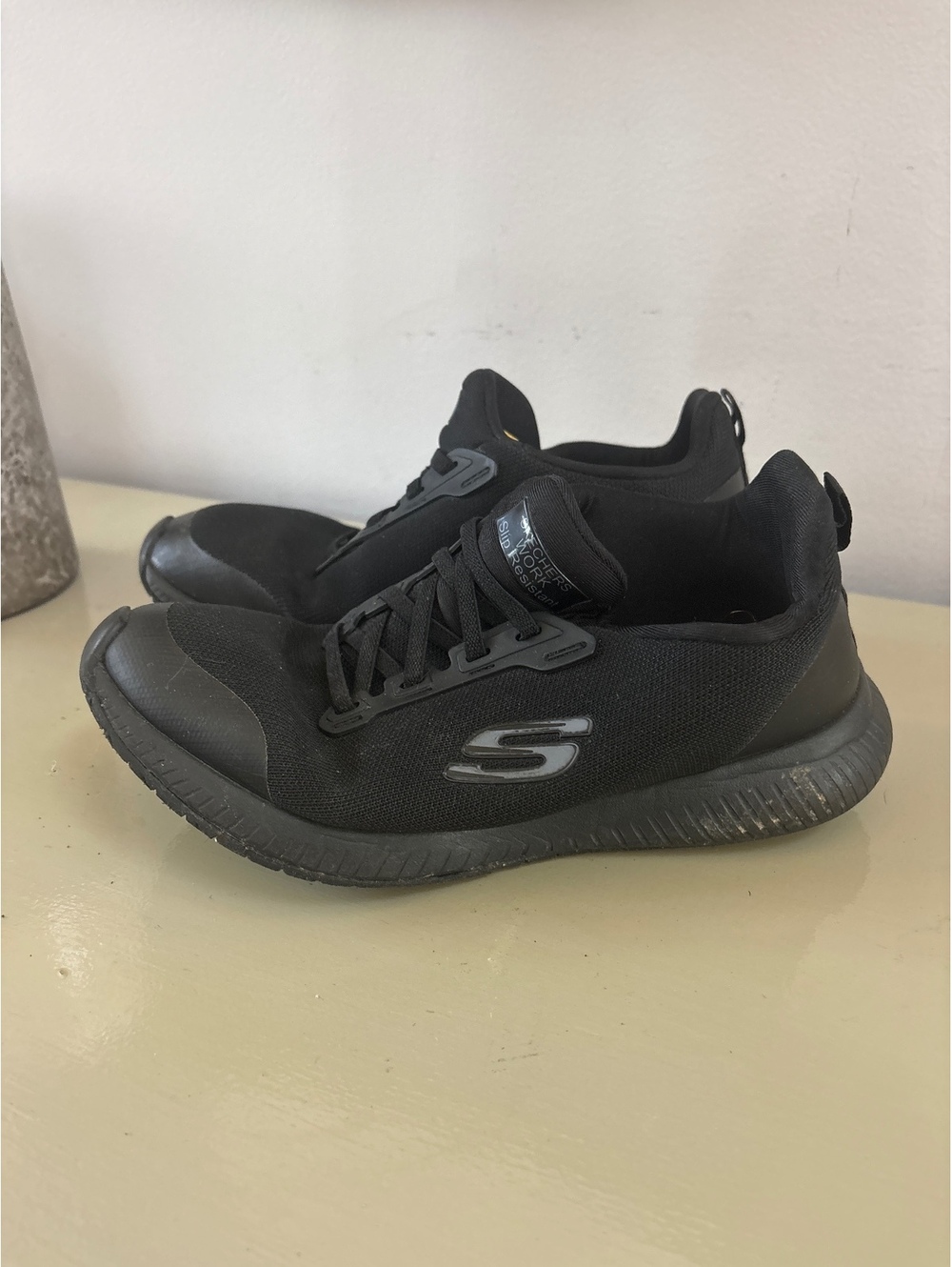 Skechers Work Slip Resistant Black Athletic Shoes Womans size 8